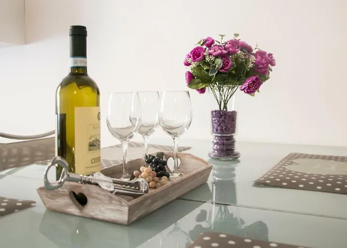 Leoncino Apartment